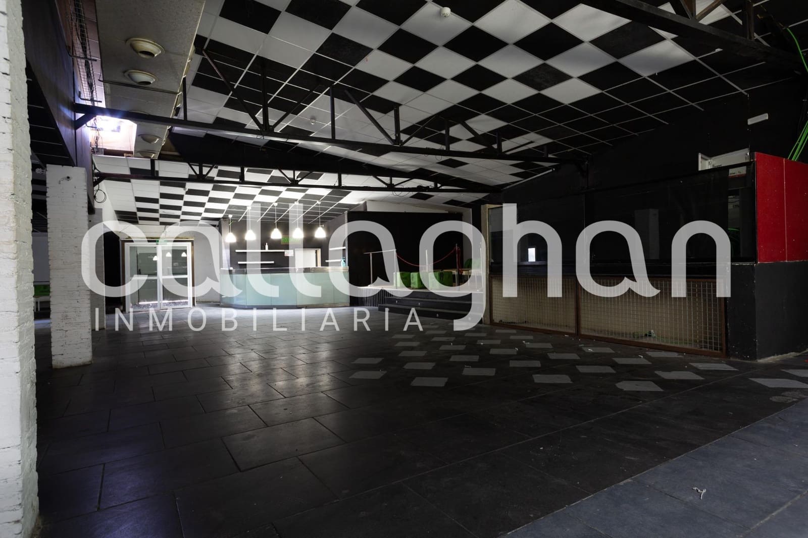 Local Commercial à vendre à Xativa avec piscine - 750 000 € (Ref: 10131810)