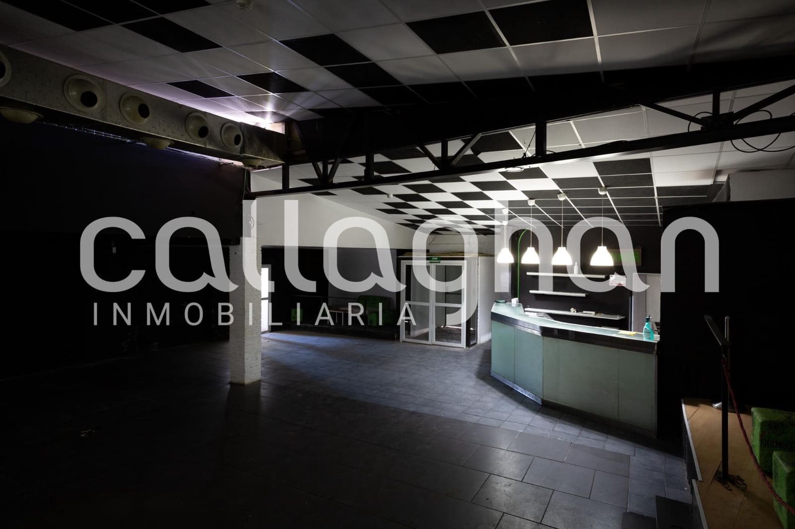 Local Commercial à vendre à Xativa avec piscine - 750 000 € (Ref: 10131810)