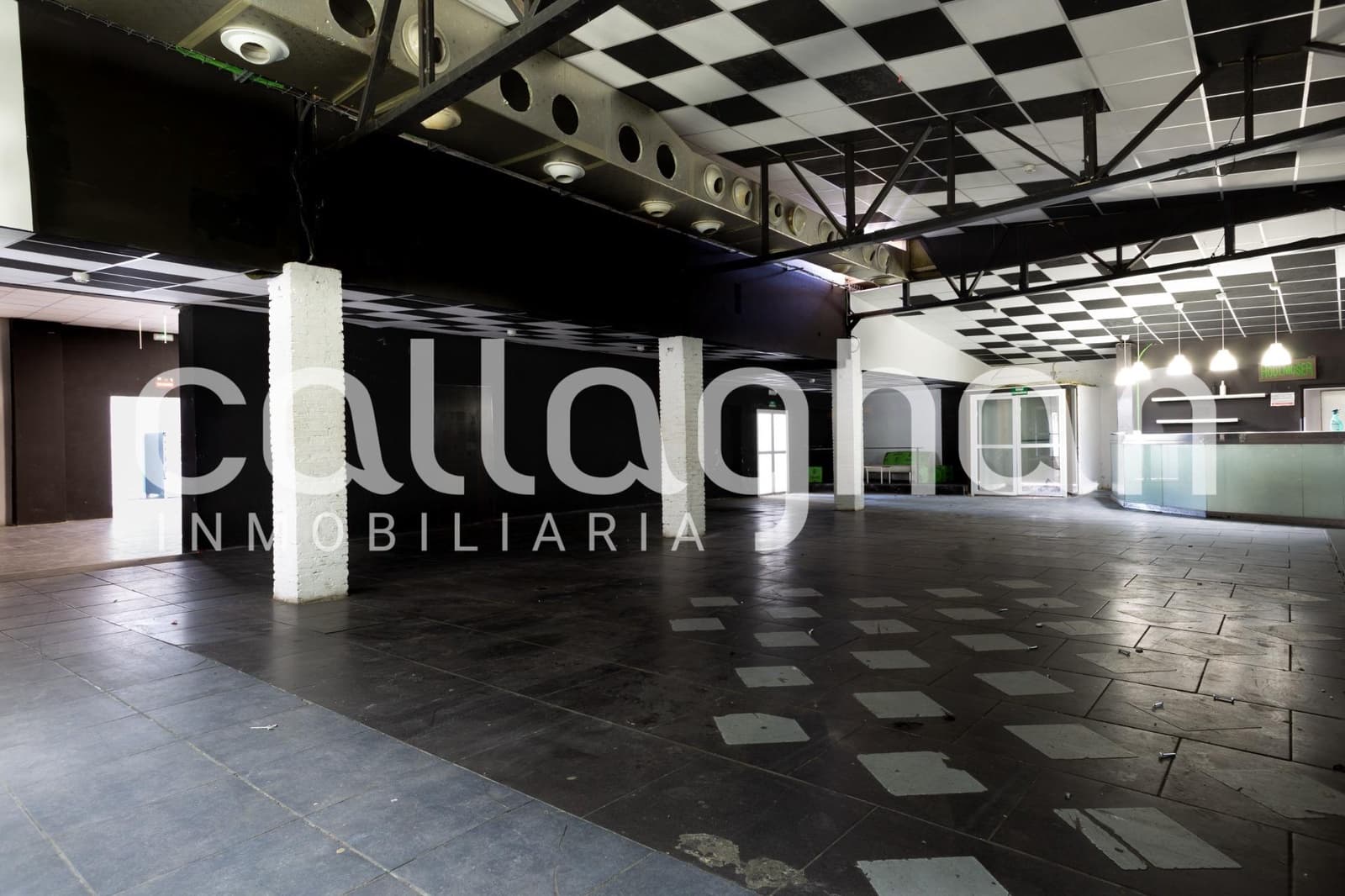 Local Commercial à vendre à Xativa avec piscine - 750 000 € (Ref: 10131810)