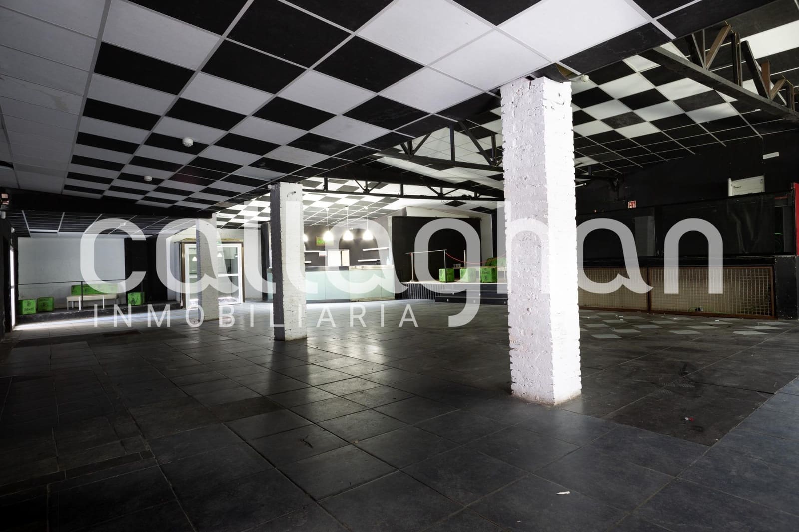 Local Commercial à vendre à Xativa avec piscine - 750 000 € (Ref: 10131810)