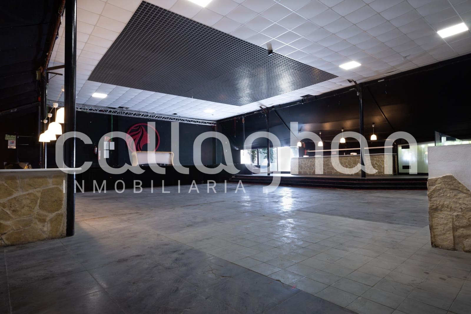 Local Commercial à vendre à Xativa avec piscine - 750 000 € (Ref: 10131810)