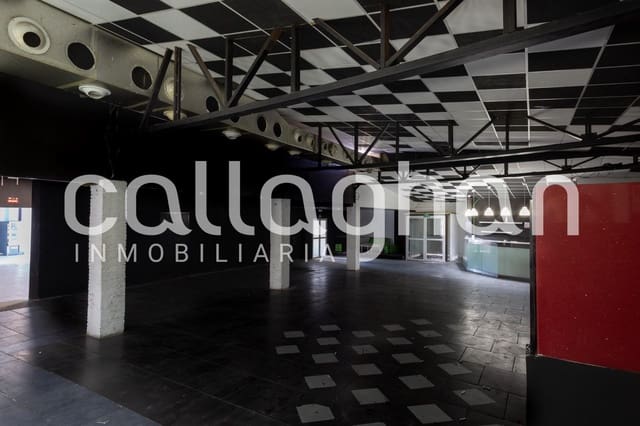 Local Commercial à vendre à Xàtiva avec piscine - 750 000 € (Ref: 10131810)