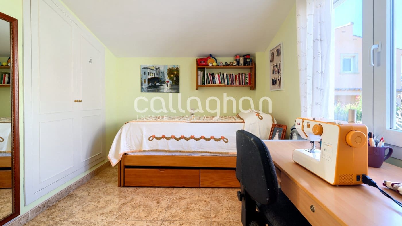 4 quarto Moradia para venda em El Plantio com piscina garagem - 650 000 € (Ref: 10133392)