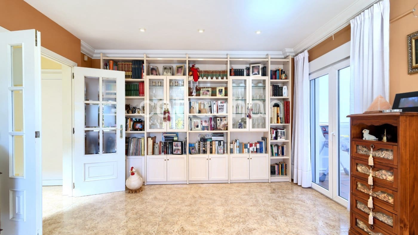 4 quarto Moradia para venda em El Plantio com piscina garagem - 650 000 € (Ref: 10133392)