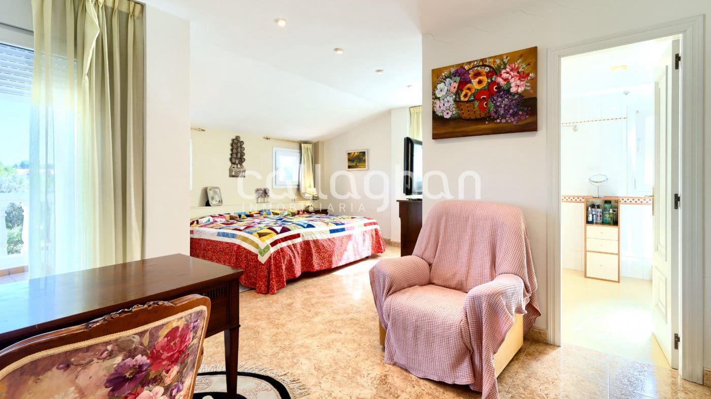4 quarto Moradia para venda em El Plantio com piscina garagem - 650 000 € (Ref: 10133392)