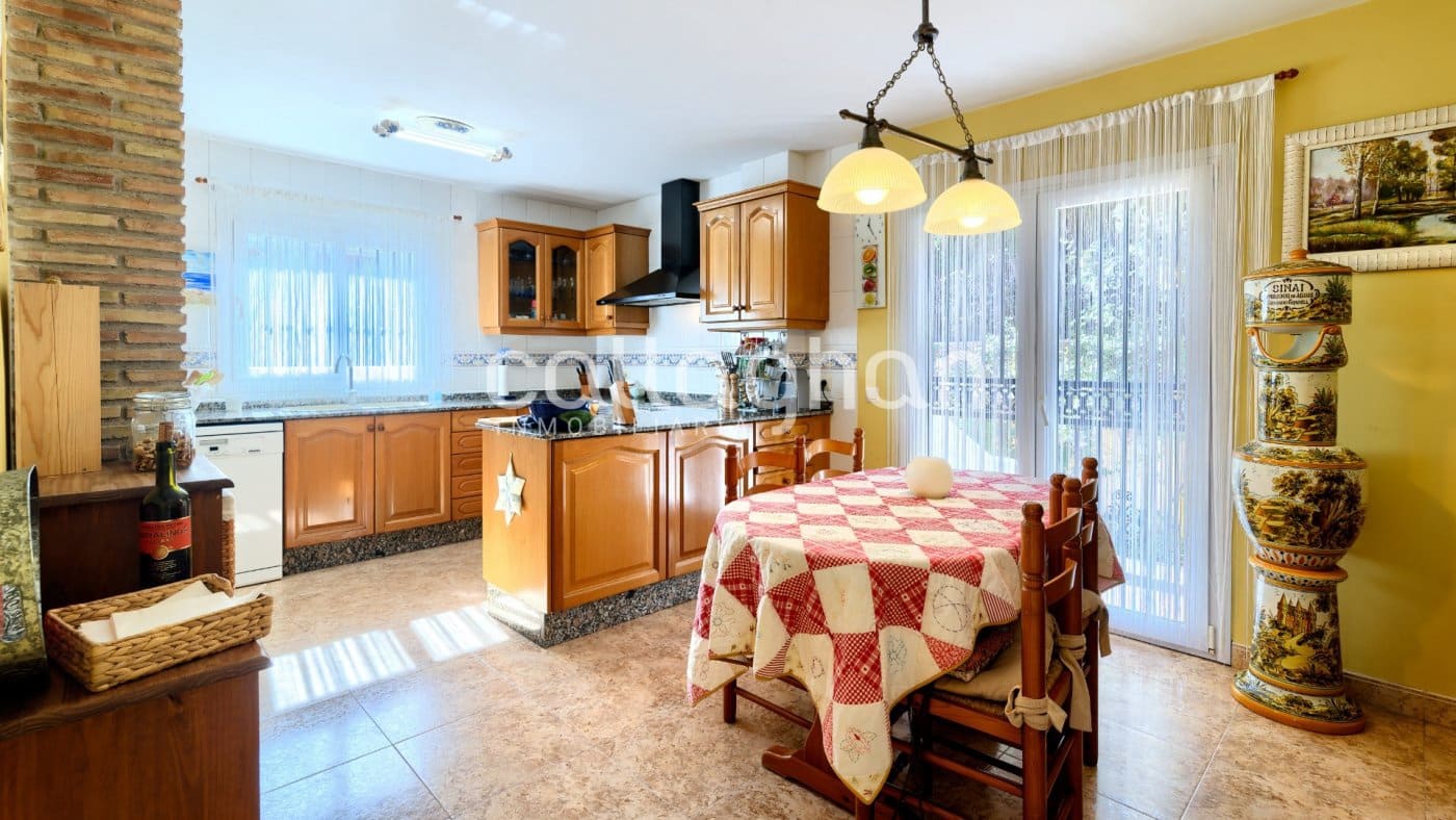 4 quarto Moradia para venda em El Plantio com piscina garagem - 650 000 € (Ref: 10133392)