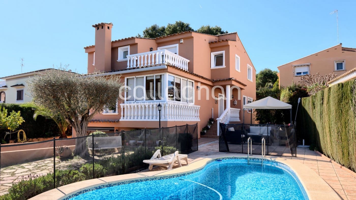 4 quarto Moradia para venda em El Plantio com piscina garagem - 650 000 € (Ref: 10133392)