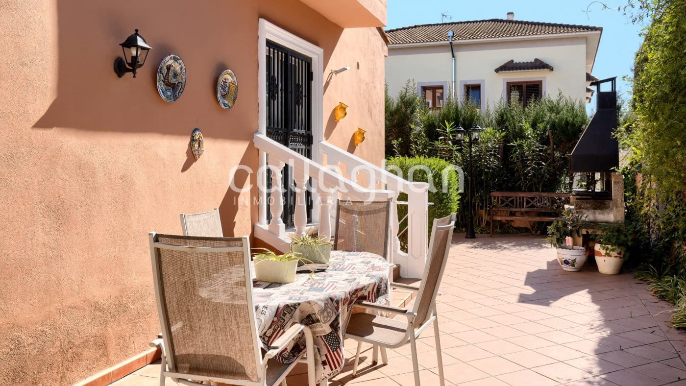 4 quarto Moradia para venda em El Plantio com piscina garagem - 650 000 € (Ref: 10133392)