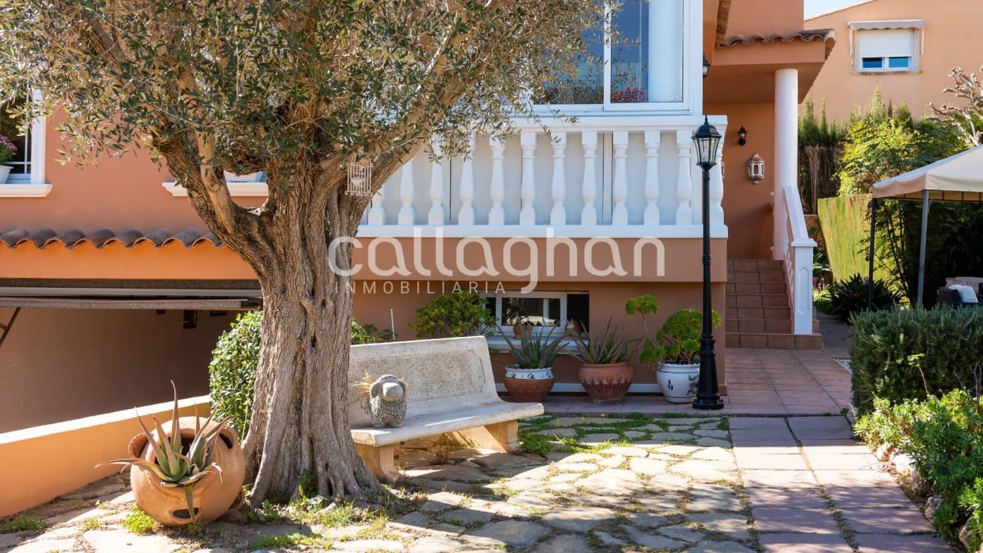 4 quarto Moradia para venda em El Plantio com piscina garagem - 650 000 € (Ref: 10133392)