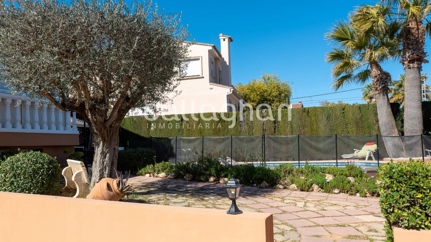 4 quarto Moradia para venda em El Plantio com piscina garagem - 650 000 € (Ref: 10133392)
