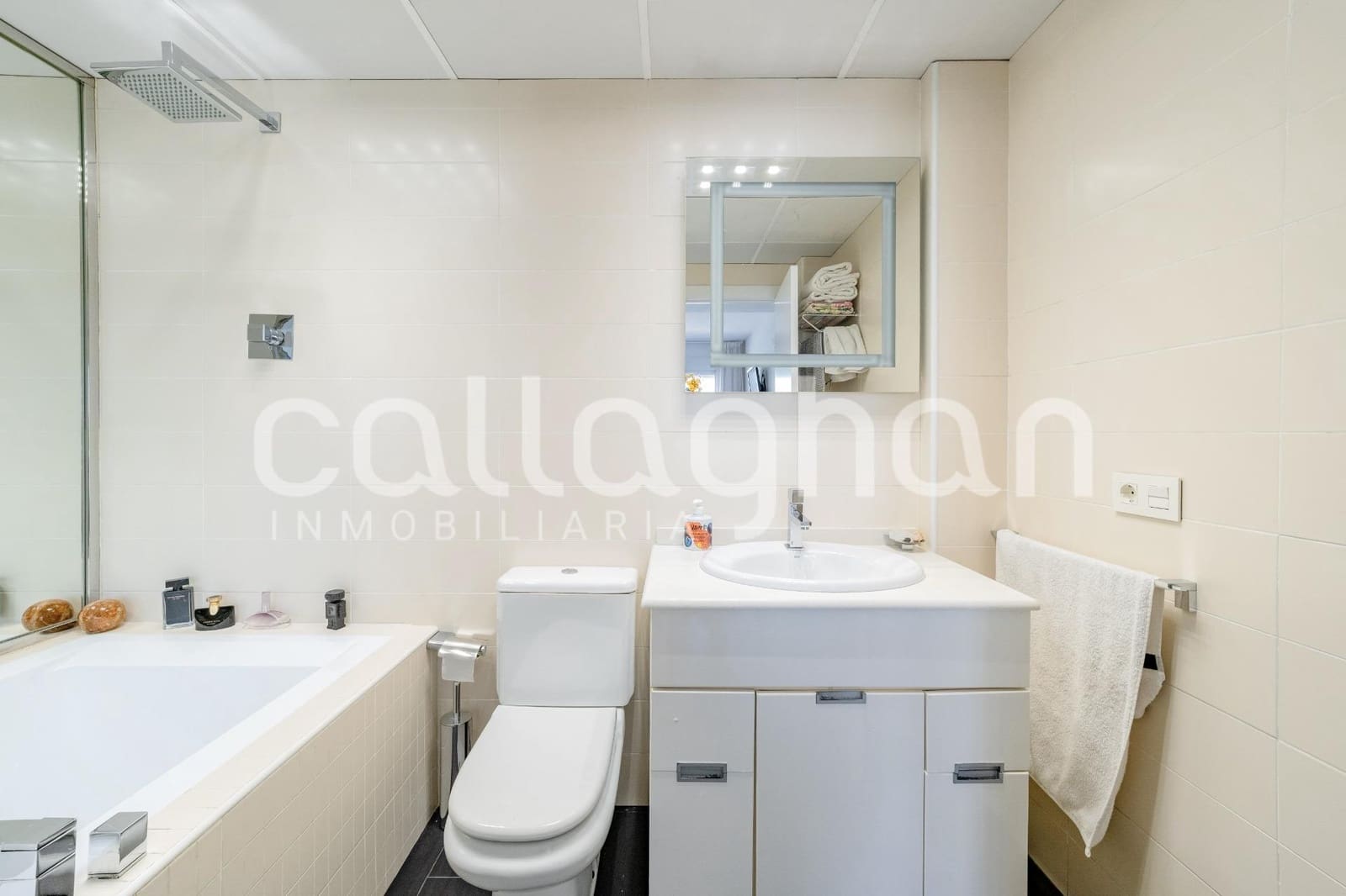 3 slaapkamer Rijtjeshuis te koop in Albalat dels Sorells met garage - € 370.000 (Ref: 10136286)