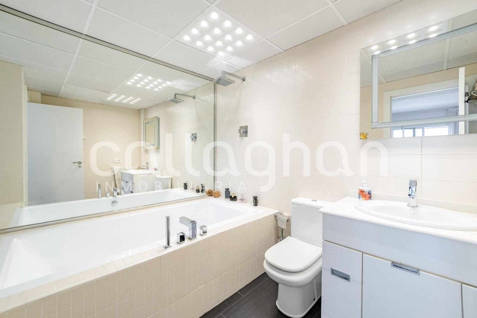 3 slaapkamer Rijtjeshuis te koop in Albalat dels Sorells met garage - € 370.000 (Ref: 10136286)