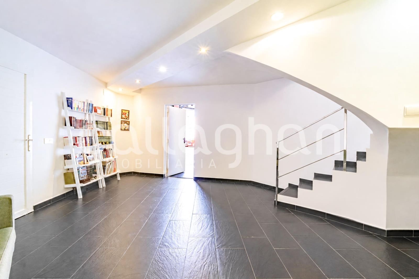 3 slaapkamer Rijtjeshuis te koop in Albalat dels Sorells met garage - € 370.000 (Ref: 10136286)