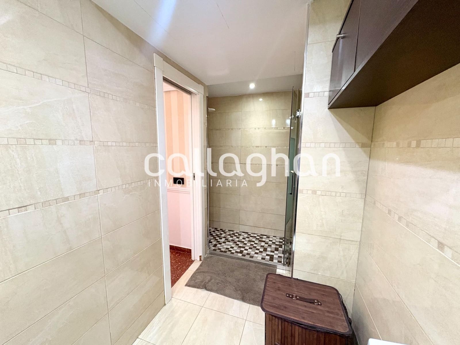 4 bedroom Apartment for rent in Burjassot - € 1,200 (Ref: 10139901)