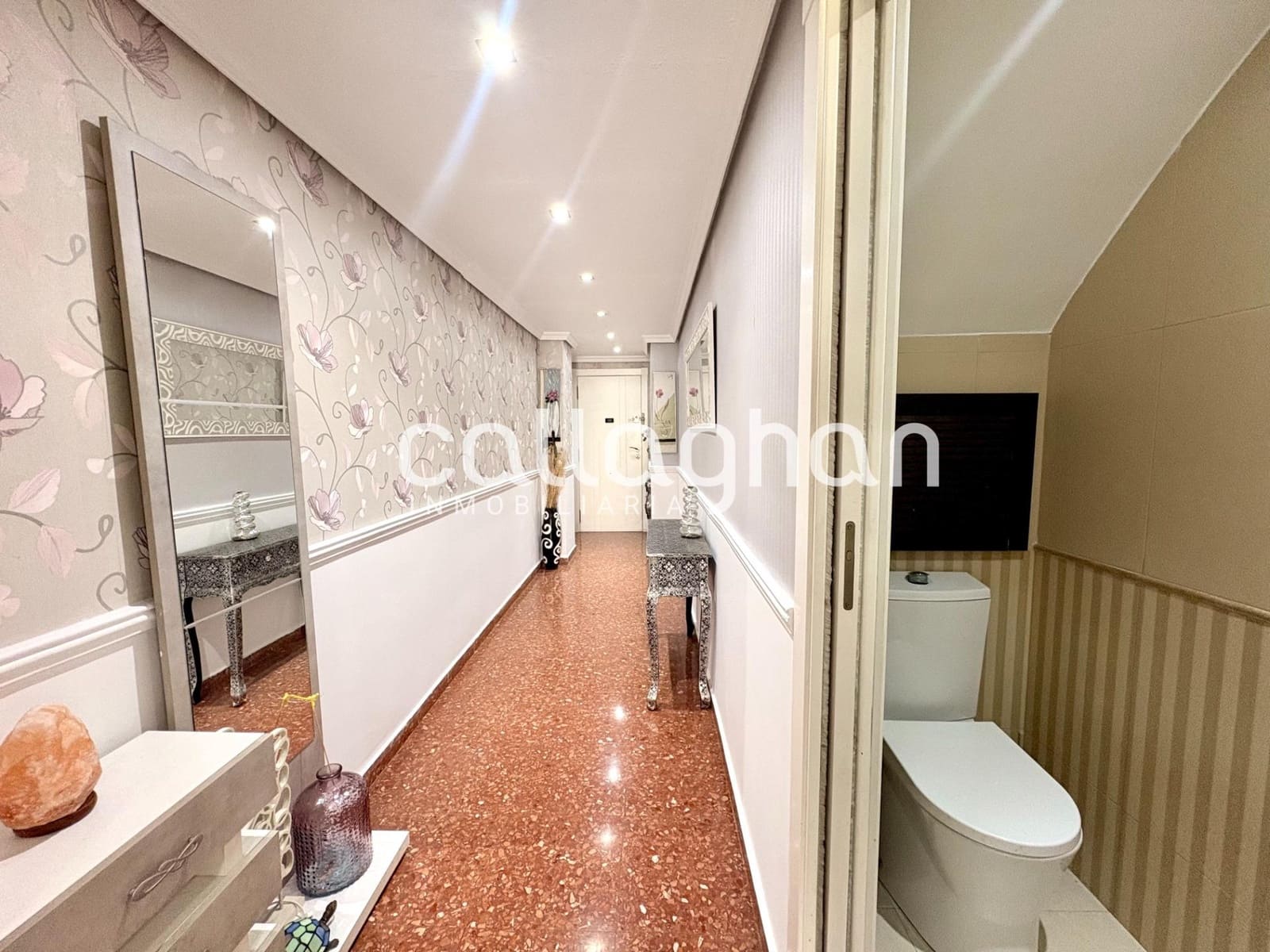 4 bedroom Apartment for rent in Burjassot - € 1,200 (Ref: 10139901)
