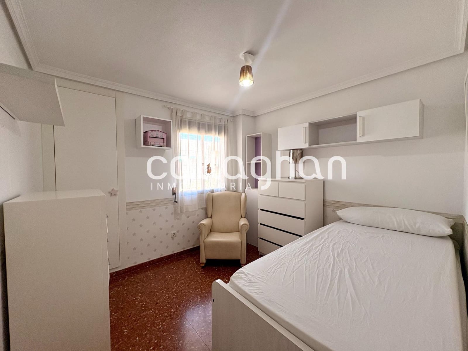 4 bedroom Apartment for rent in Burjassot - € 1,200 (Ref: 10139901)