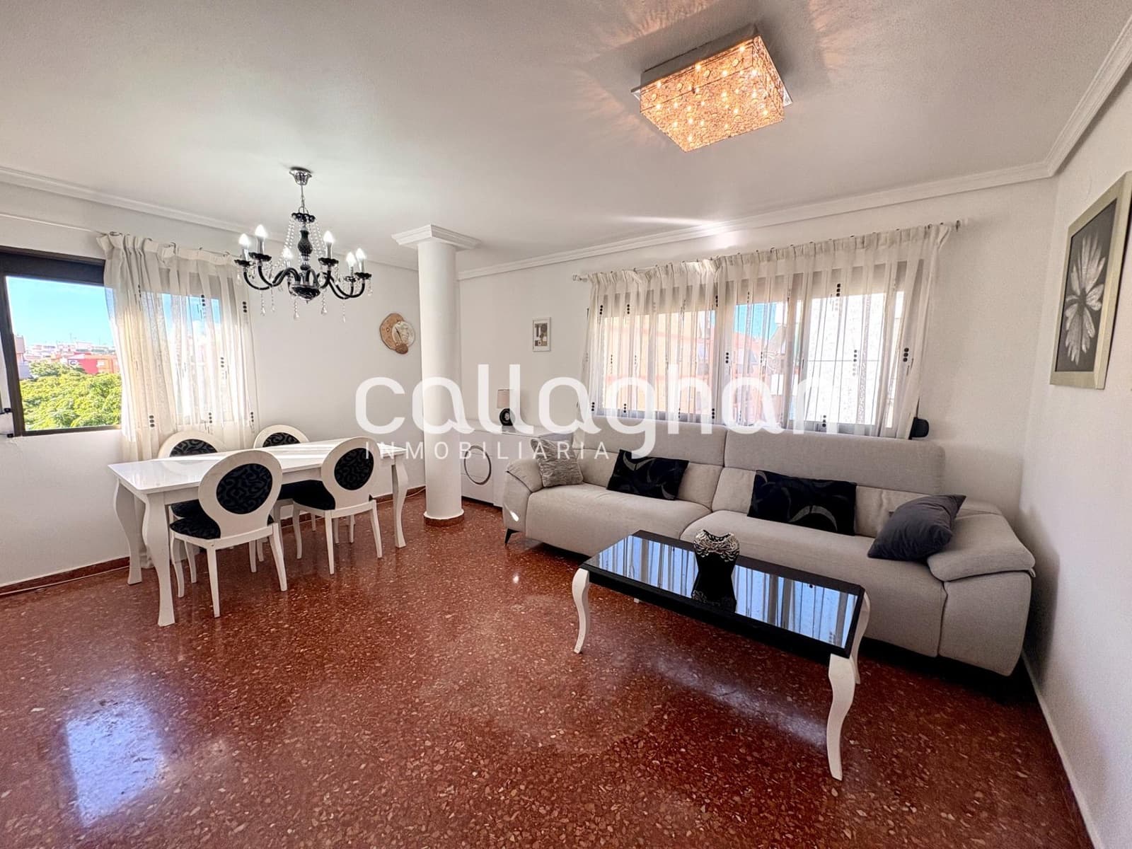 4 bedroom Apartment for rent in Burjassot - € 1,200 (Ref: 10139901)