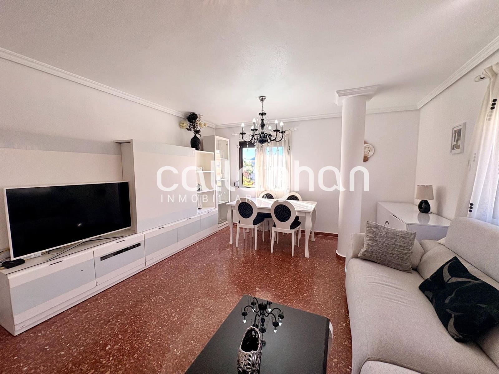4 bedroom Apartment for rent in Burjassot - € 1,200 (Ref: 10139901)