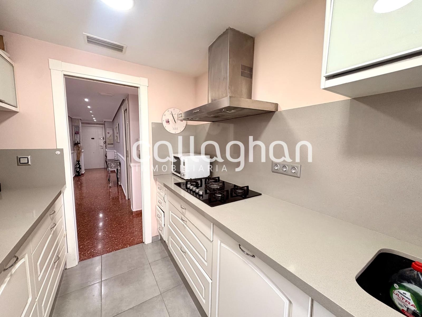 4 bedroom Apartment for rent in Burjassot - € 1,200 (Ref: 10139901)