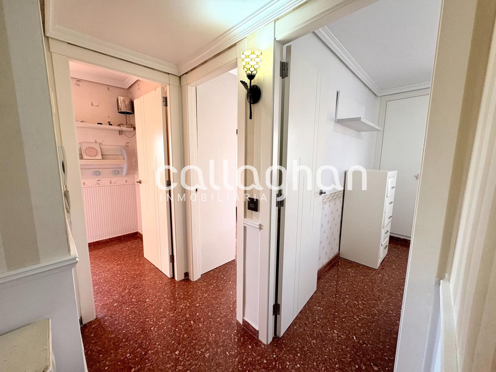 4 bedroom Apartment for rent in Burjassot - € 1,200 (Ref: 10139901)