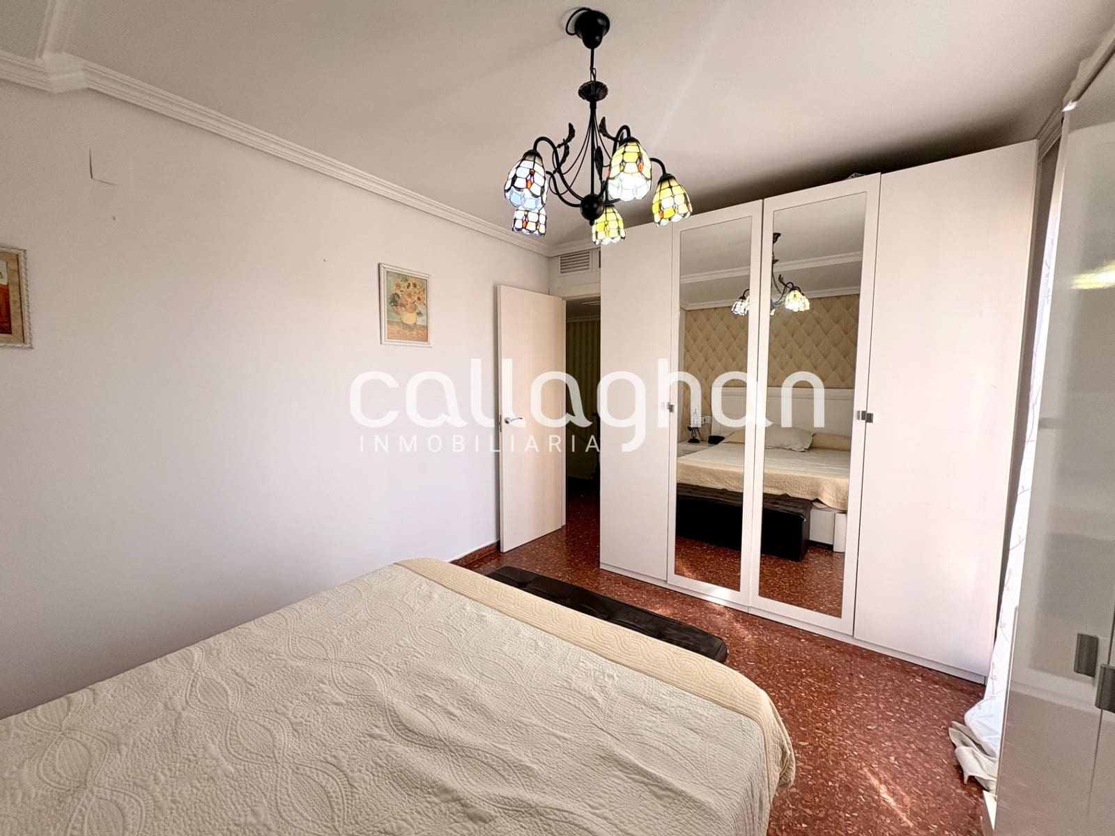 4 bedroom Apartment for rent in Burjassot - € 1,200 (Ref: 10139901)