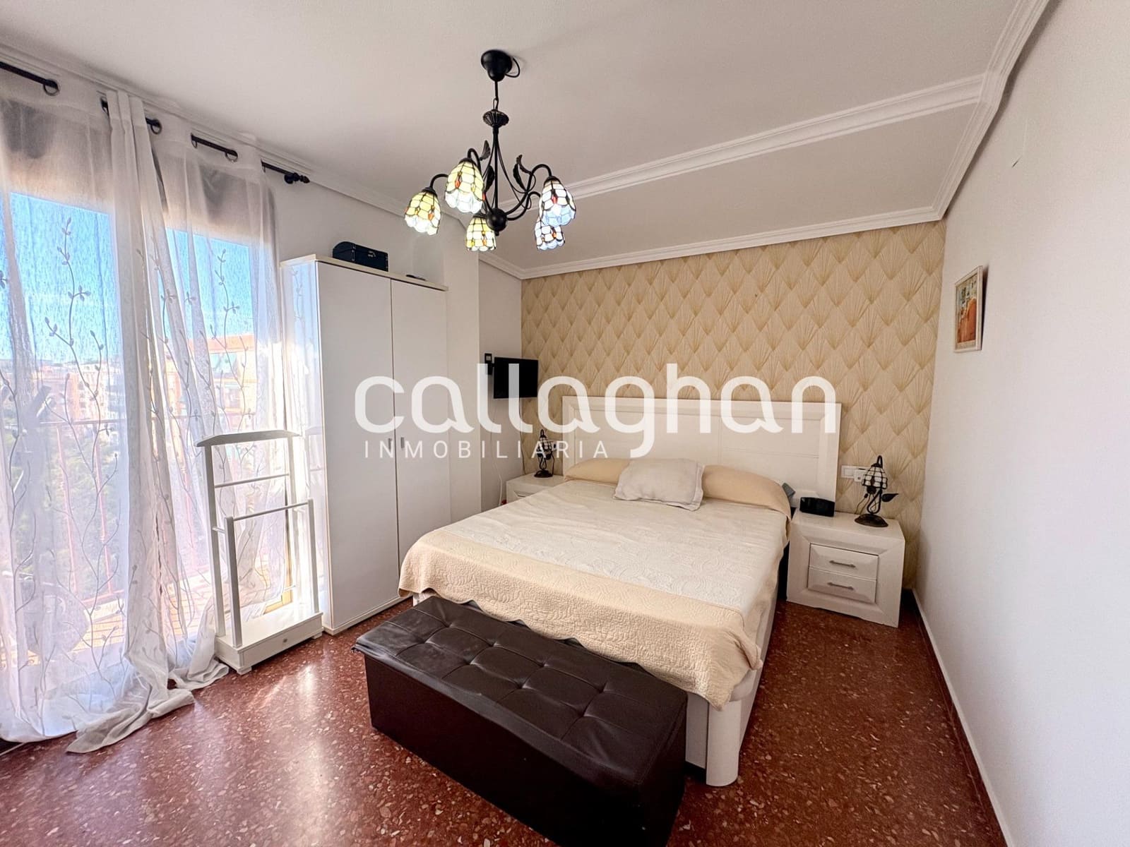 4 bedroom Apartment for rent in Burjassot - € 1,200 (Ref: 10139901)