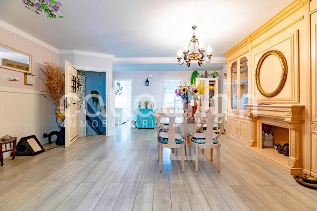 6 bedroom Terraced Villa for sale in Moncada with garage - € 550,000 (Ref: 10139902)