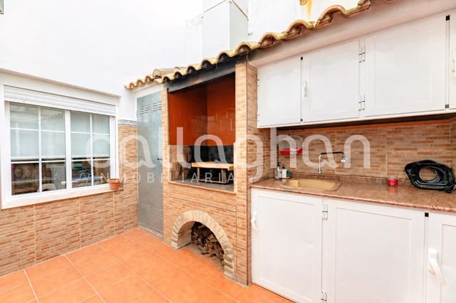 6 bedroom Terraced Villa for sale in Moncada with garage - € 550,000 (Ref: 10139902)