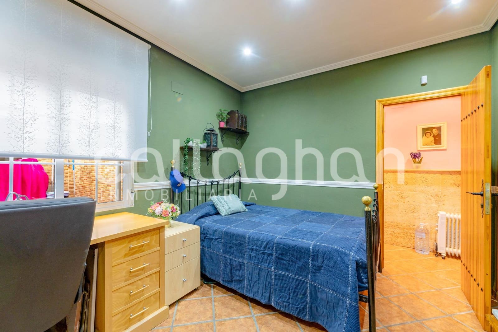 6 bedroom Terraced Villa for sale in Moncada with garage - € 550,000 (Ref: 10139902)