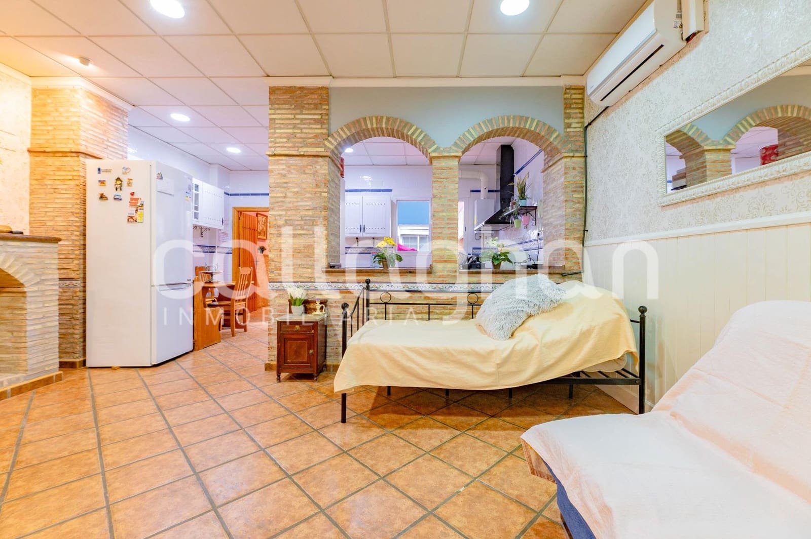 6 bedroom Terraced Villa for sale in Moncada with garage - € 550,000 (Ref: 10139902)