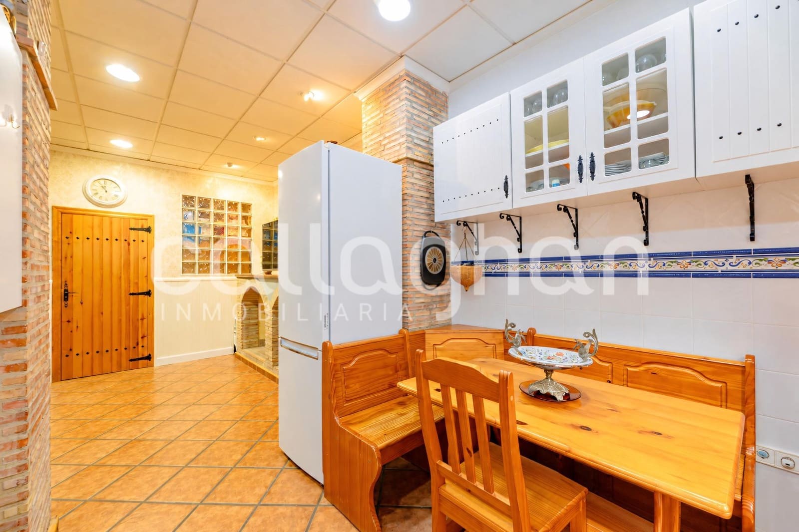 6 bedroom Terraced Villa for sale in Moncada with garage - € 550,000 (Ref: 10139902)