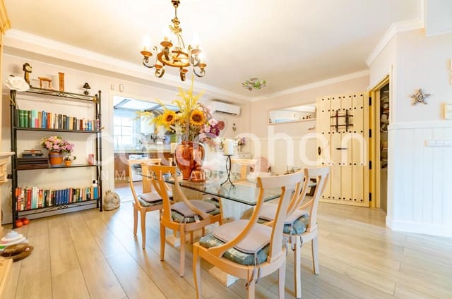 6 bedroom Terraced Villa for sale in Moncada with garage - € 550,000 (Ref: 10139902)