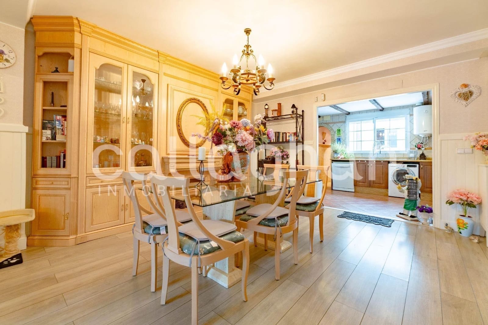 6 bedroom Terraced Villa for sale in Moncada with garage - € 550,000 (Ref: 10139902)