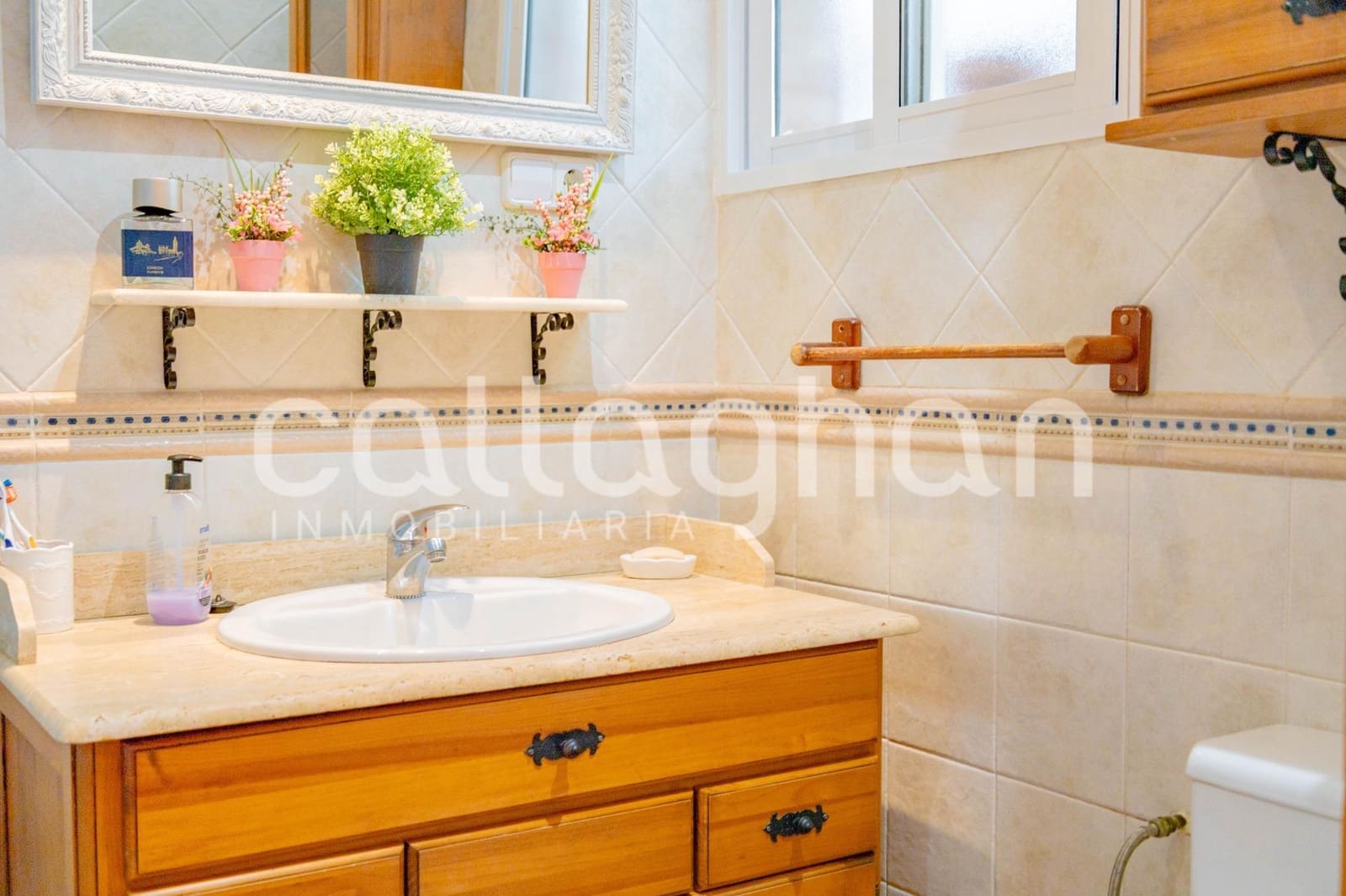 6 bedroom Terraced Villa for sale in Moncada with garage - € 550,000 (Ref: 10139902)