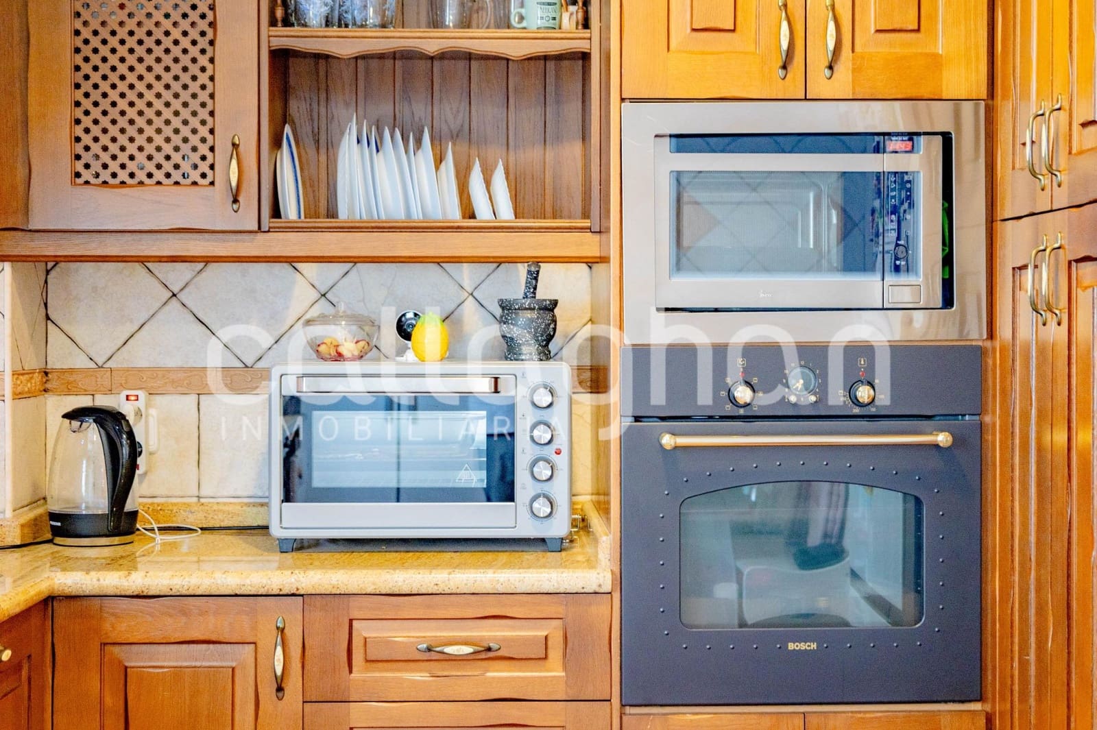 6 bedroom Terraced Villa for sale in Moncada with garage - € 550,000 (Ref: 10139902)