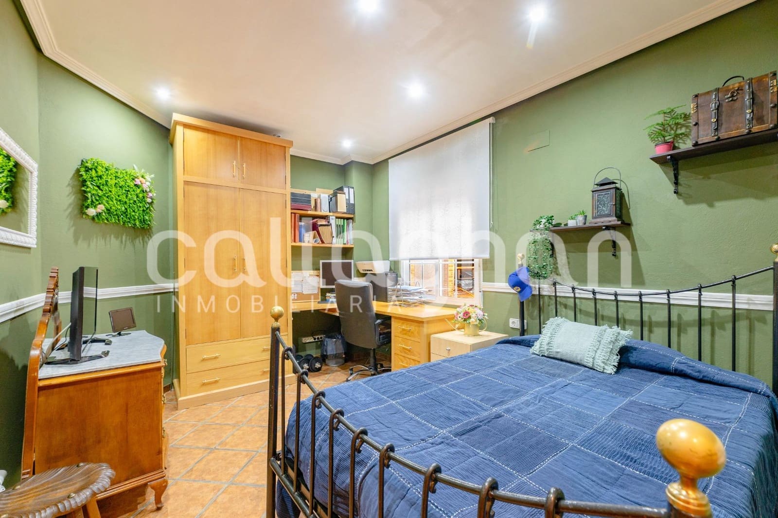6 bedroom Terraced Villa for sale in Moncada with garage - € 550,000 (Ref: 10139902)