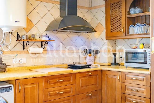 6 bedroom Terraced Villa for sale in Moncada with garage - € 550,000 (Ref: 10139902)