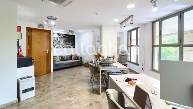 Kantoor te huur in Mont-Olivet, Valencia stad met zwembad - € 850 (Ref: 10155439)
