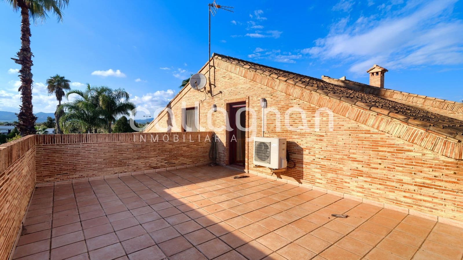 4 bedroom Villa for sale in Almarda with pool garage - € 1,075,000 (Ref: 10159620)