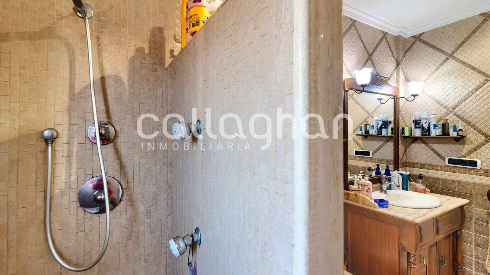 4 bedroom Villa for sale in Almarda with pool garage - € 1,075,000 (Ref: 10159620)