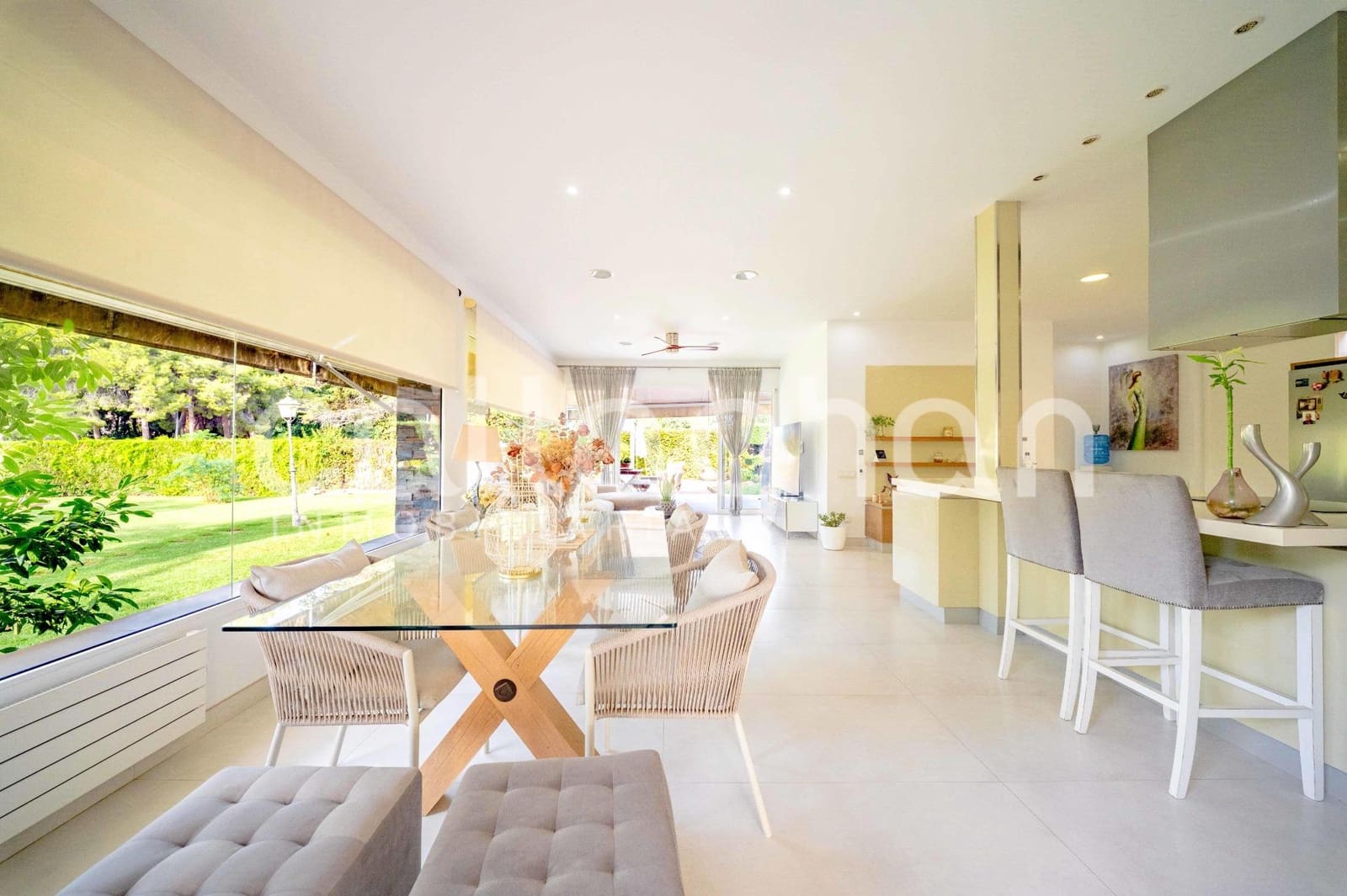 4 bedroom Villa for sale in Paterna with pool garage - € 1,495,000 (Ref: 10166855)