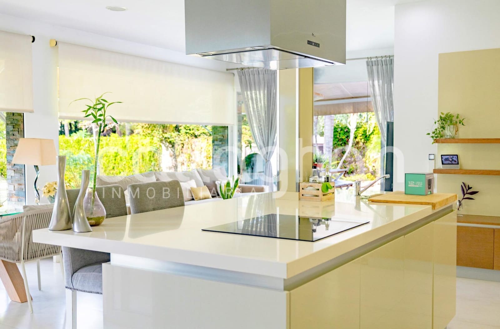 4 bedroom Villa for sale in Paterna with pool garage - € 1,495,000 (Ref: 10166855)
