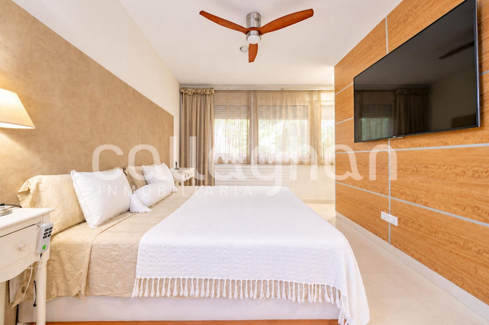 4 bedroom Villa for sale in Paterna with pool garage - € 1,495,000 (Ref: 10166855)