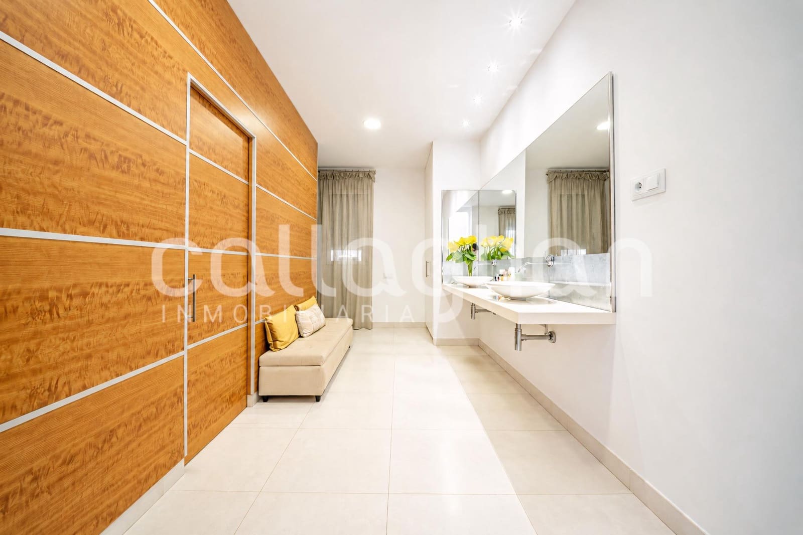 4 bedroom Villa for sale in Paterna with pool garage - € 1,495,000 (Ref: 10166855)