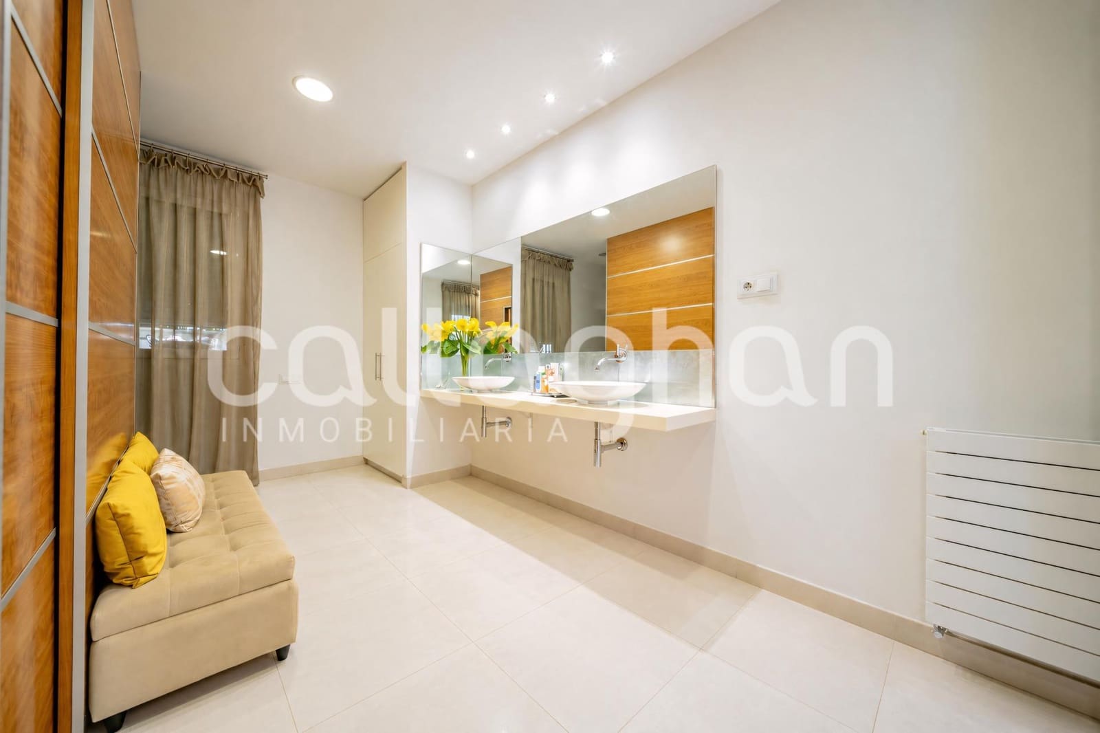 4 bedroom Villa for sale in Paterna with pool garage - € 1,495,000 (Ref: 10166855)
