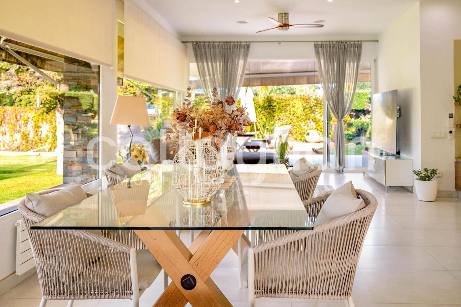 4 bedroom Villa for sale in Paterna with pool garage - € 1,495,000 (Ref: 10166855)