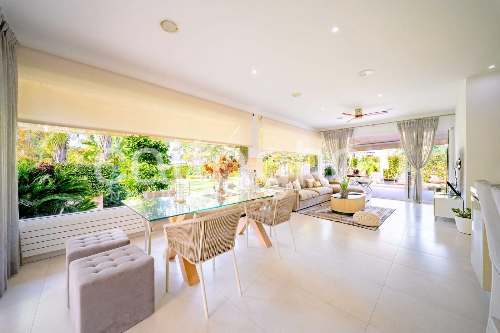 4 bedroom Villa for sale in Paterna with pool garage - € 1,495,000 (Ref: 10166855)