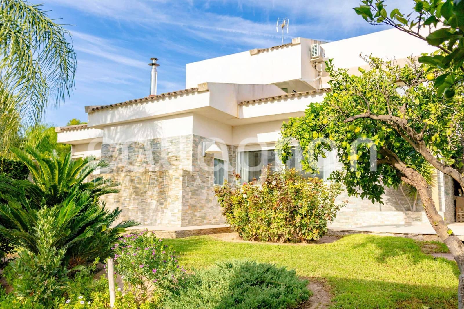 4 bedroom Villa for sale in Paterna with pool garage - € 1,495,000 (Ref: 10166855)