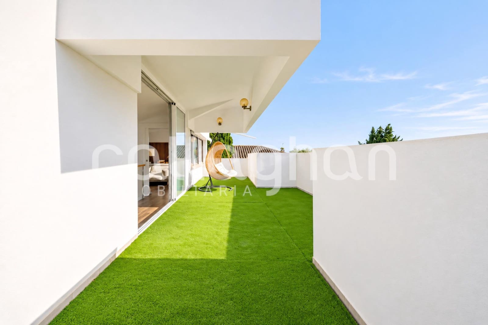 4 bedroom Villa for sale in Paterna with pool garage - € 1,495,000 (Ref: 10166855)