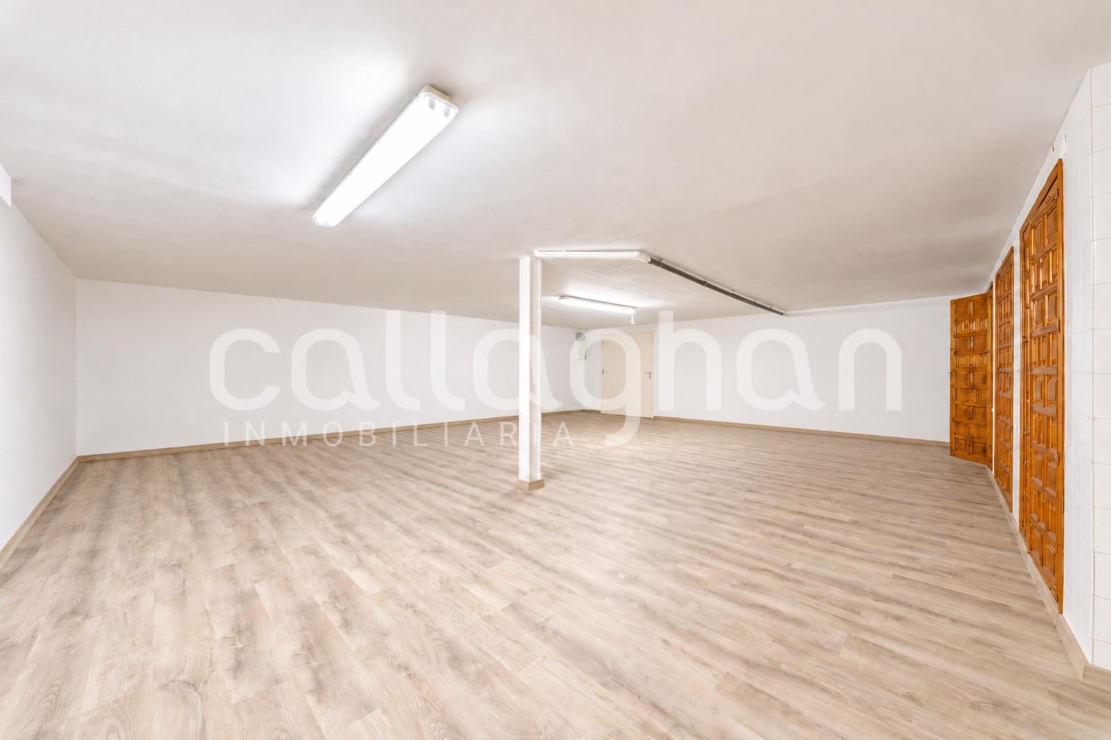 4 bedroom Villa for sale in Paterna with pool garage - € 1,495,000 (Ref: 10166855)